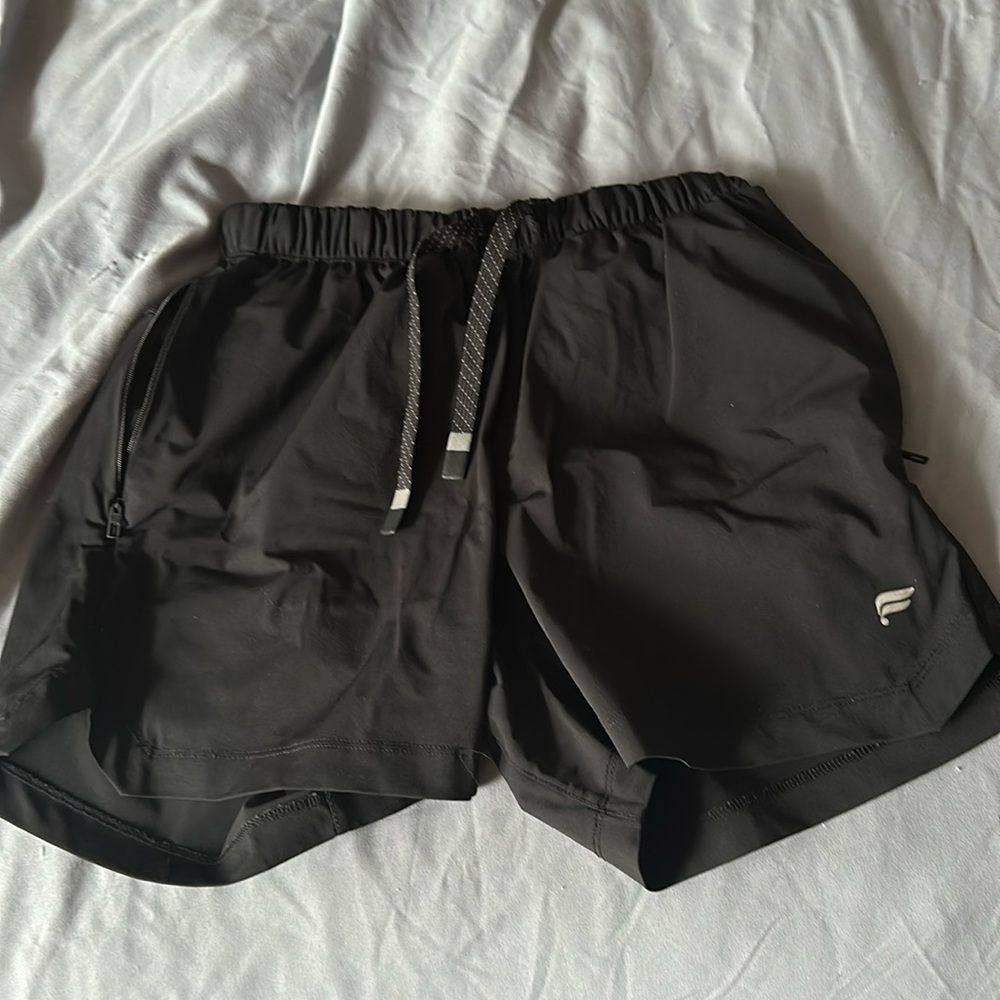 5 inch seem men black fabletics shorts